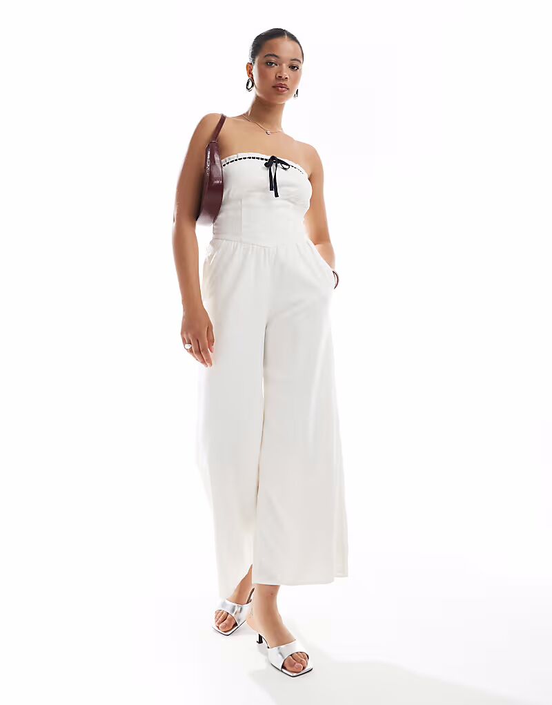 Льняной комбинезон Hollister без бретелек с контрастной отделкой белого цвета
Льняной комбинезон Hollister без бретелек с контрастной отделкой белого цвета