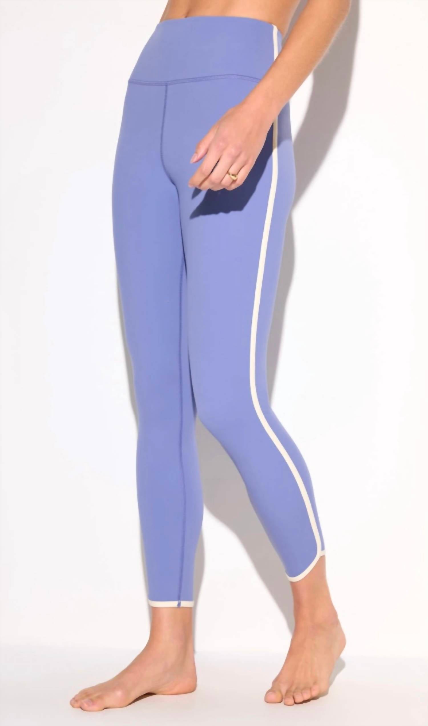 Марли Леггинсы 7/8 в цвете вистерия Spiritual Gangster, Wisteria
Марли Леггинсы 7/8 в цвете вистерия Spiritual Gangster, Wisteria