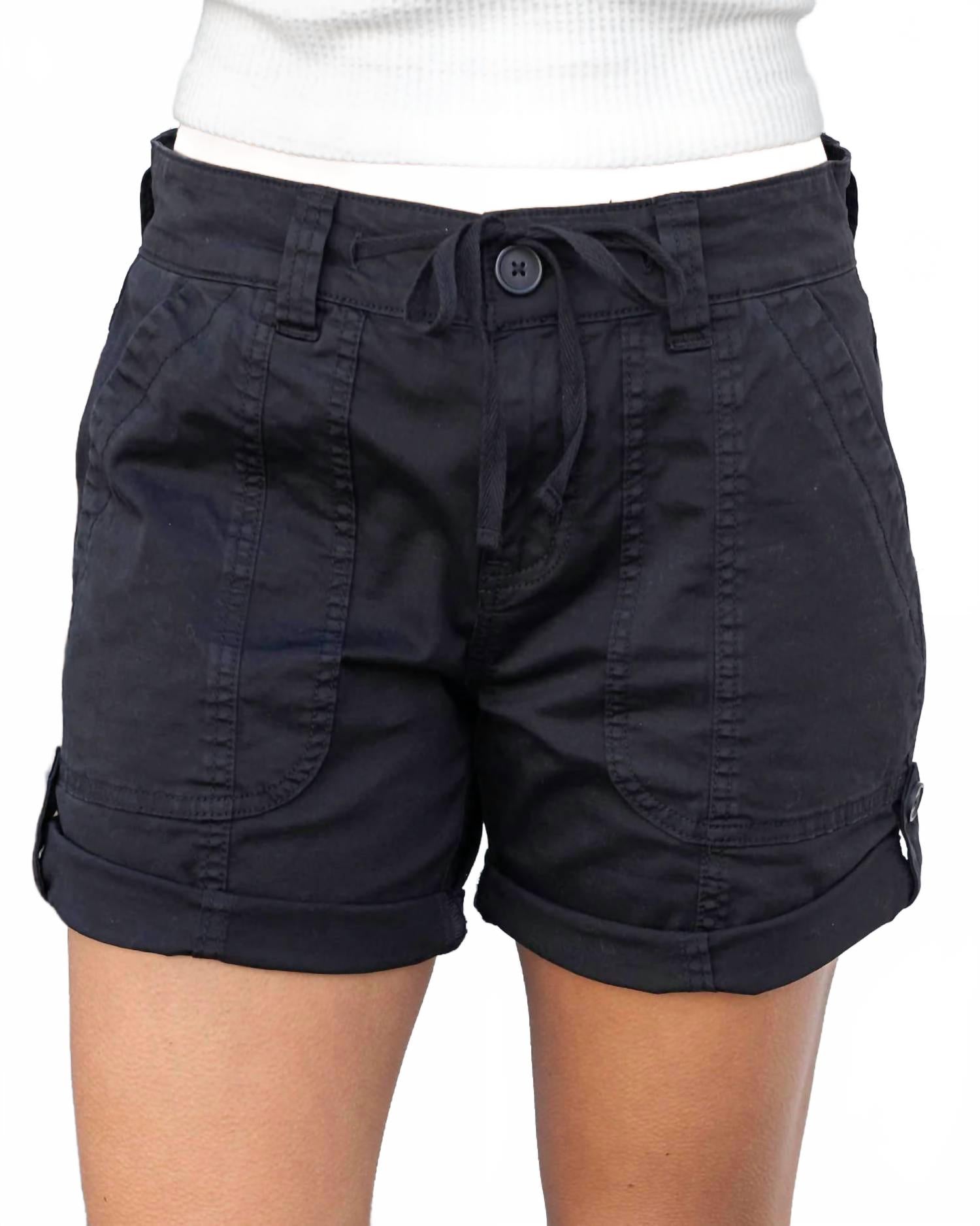 Женские классические карго-шорты черные Grace and Lace
Женские классические карго-шорты черные Grace and Lace