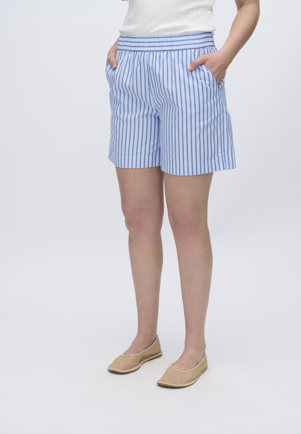 Шорты Moves, светло-голубой
Шорты Moves, светло-голубой