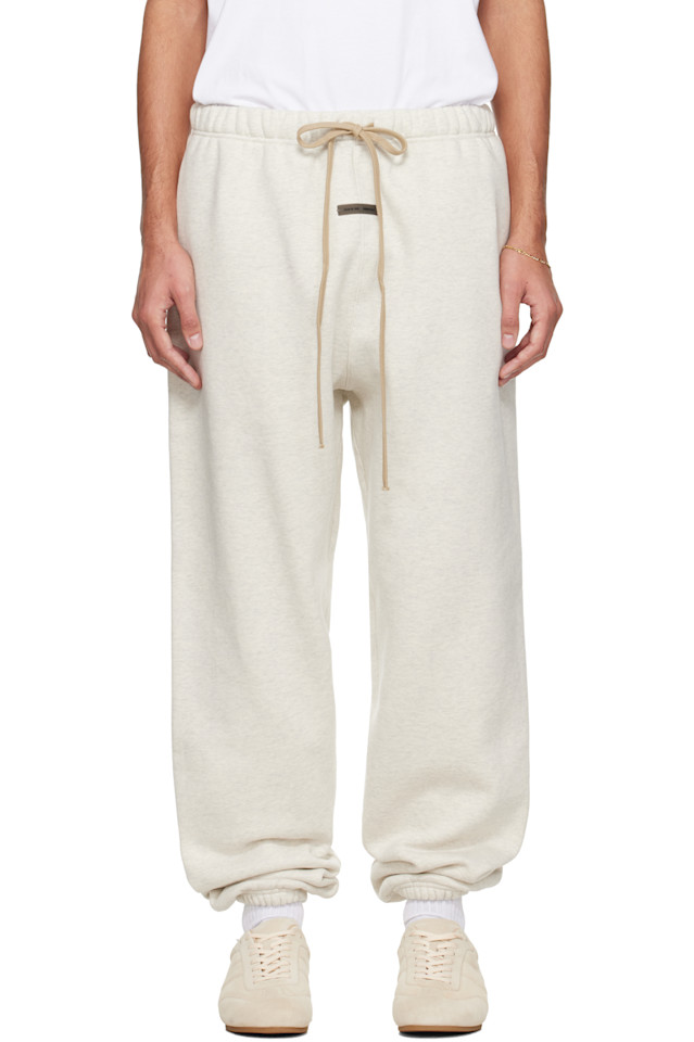 Fear Of God Essentials Классические спортивные штаны для серого праздничного сезона
Fear Of God Essentials Классические спортивные штаны для серого праздничного сезона