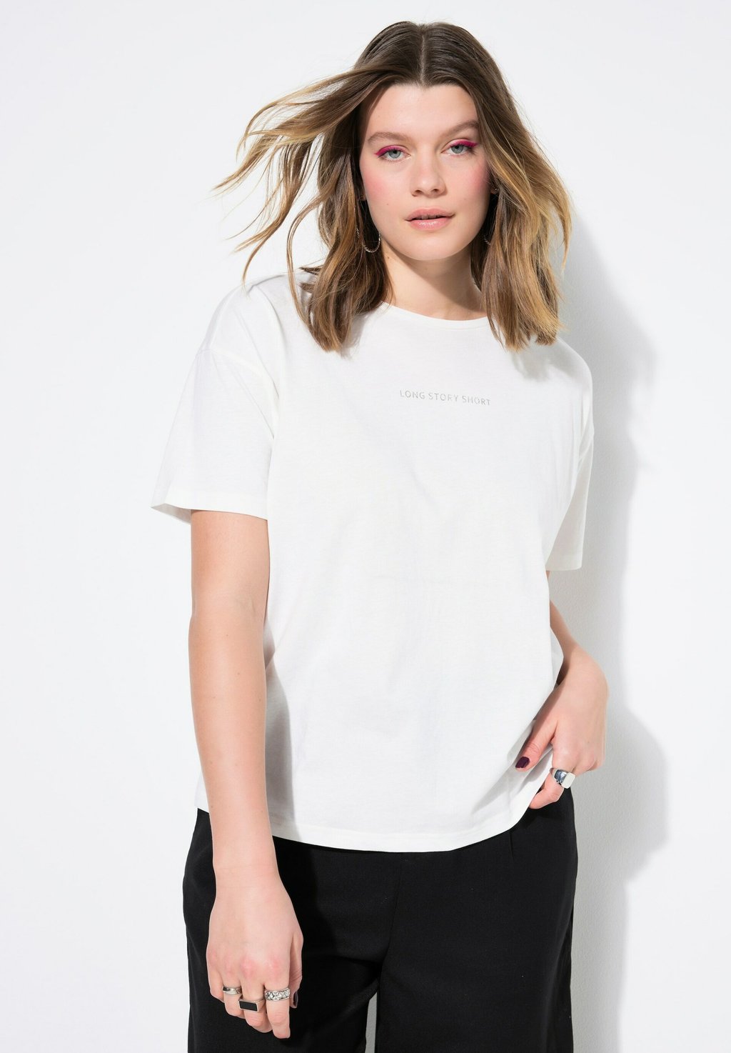 Футболка с принтом LONG STORY SHORT EMBROIDERED SHORT SLEEVE Studio Untold, белый
Футболка с принтом LONG STORY SHORT EMBROIDERED SHORT SLEEVE Studio Untold, белый