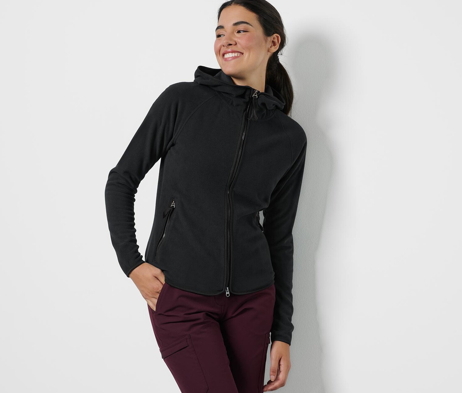 Флисовая куртка с капюшоном Tchibo, черный
Флисовая куртка с капюшоном Tchibo, черный