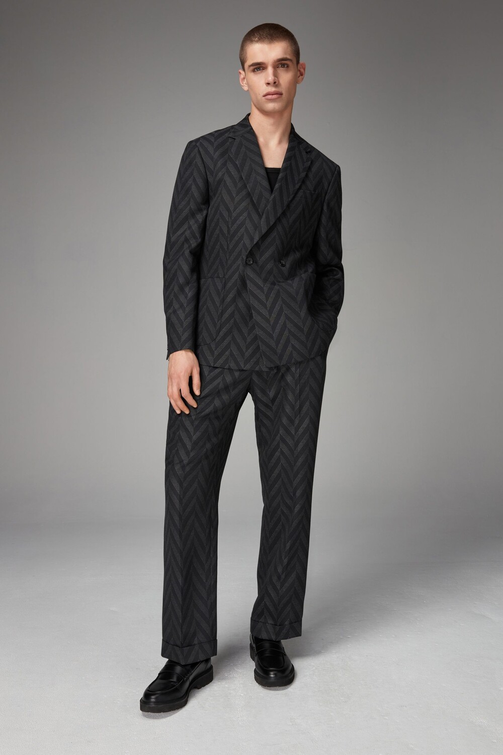 Костюмные брюки свободного кроя Edit Next, серый
Костюмные брюки свободного кроя Edit Next, серый