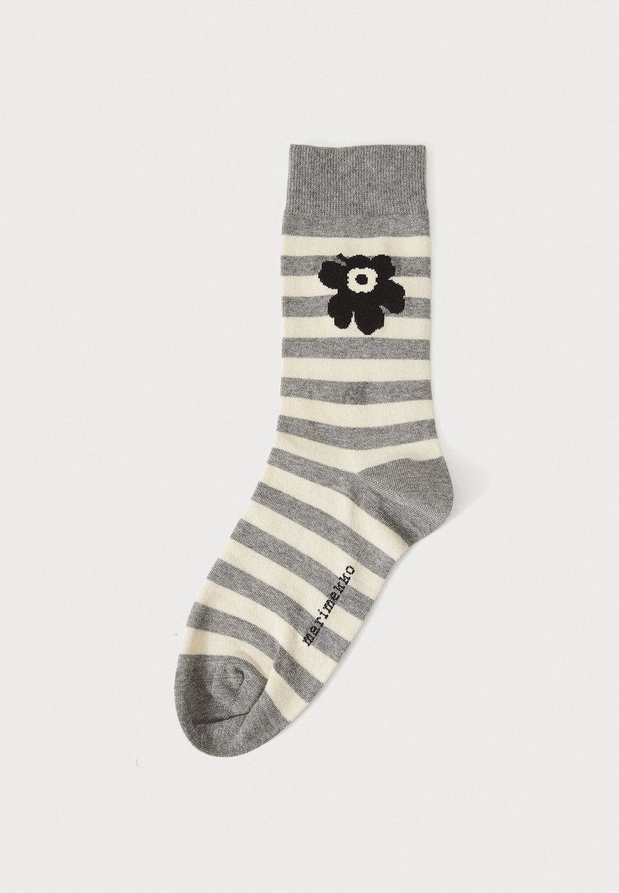 Носки Marimekko KASVAA TASARAITA UNIKKO UNISEX, Grey/Off White/Grey
Носки Marimekko KASVAA TASARAITA UNIKKO UNISEX, Grey/Off White/Grey