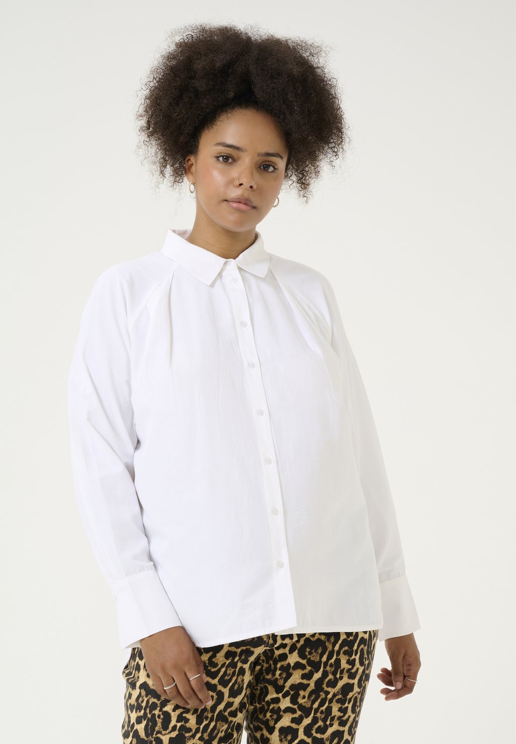 Блузка на пуговицах HAILA Kaffe Curve, белый
Блузка на пуговицах HAILA Kaffe Curve, белый