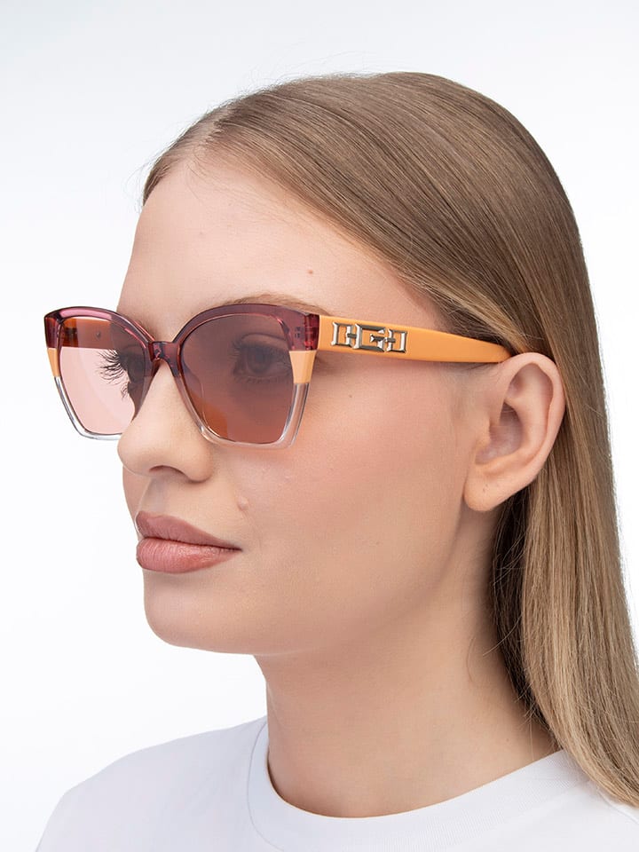 Солнцезащитные очки Guess
Солнцезащитные очки Guess