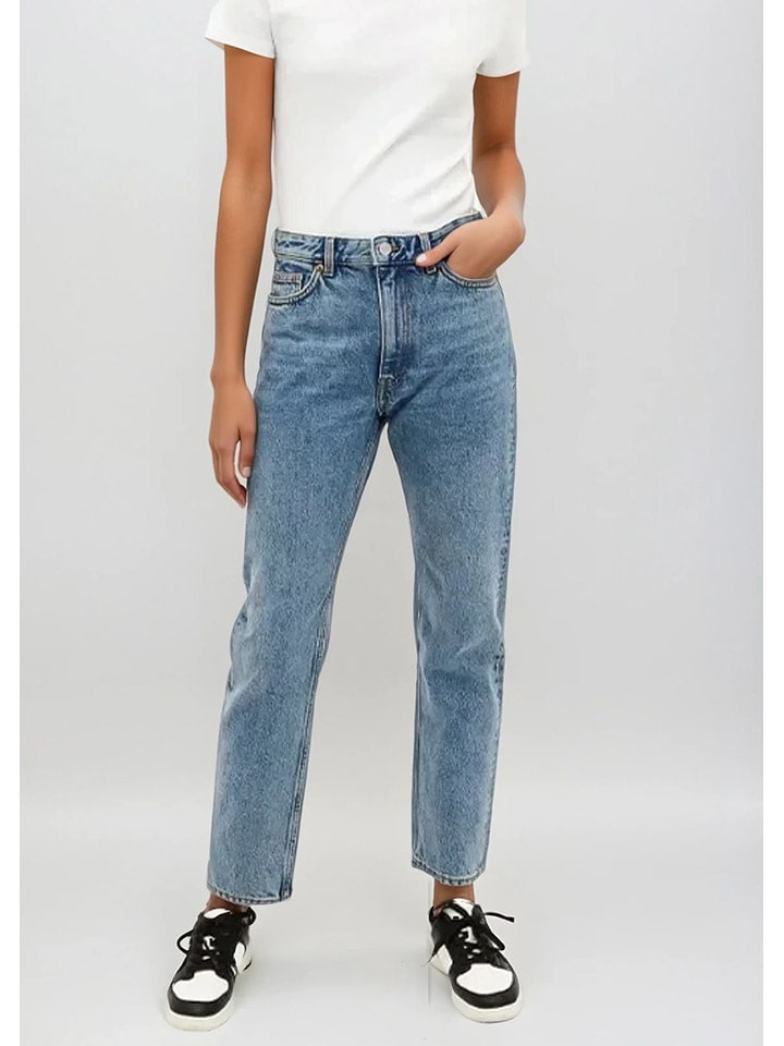 Джинсы - стандартный крой - синего цвета Monki
Джинсы - стандартный крой - синего цвета Monki