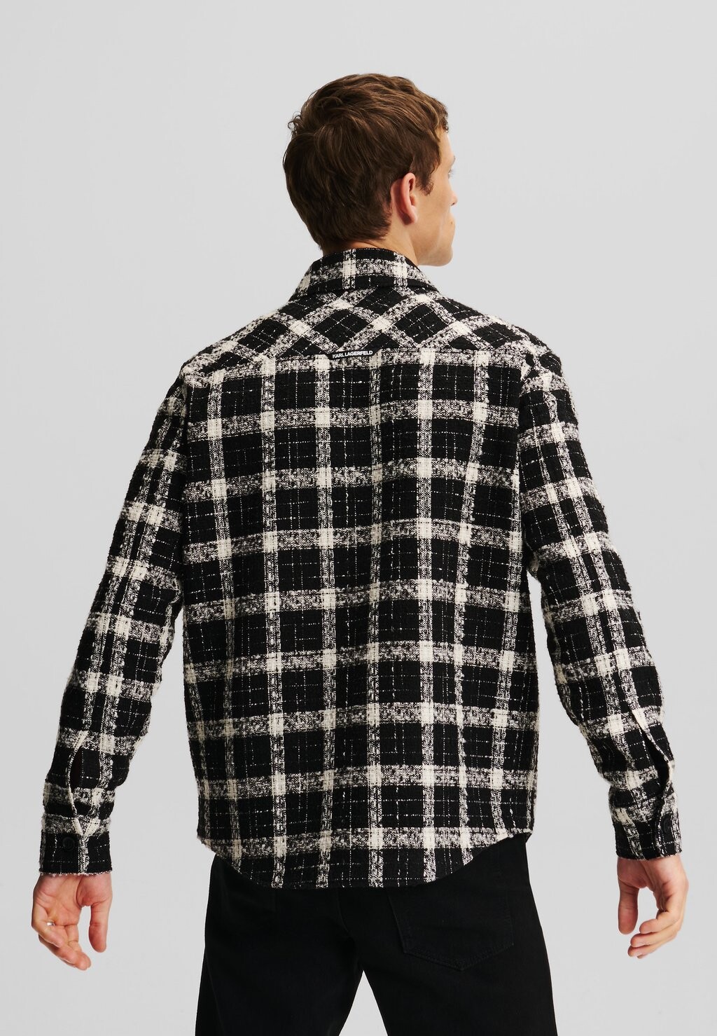 Летняя куртка CHECKED BOUCLÉ OVERSHIRT KARL LAGERFELD, белый
Летняя куртка CHECKED BOUCLÉ OVERSHIRT KARL LAGERFELD, белый