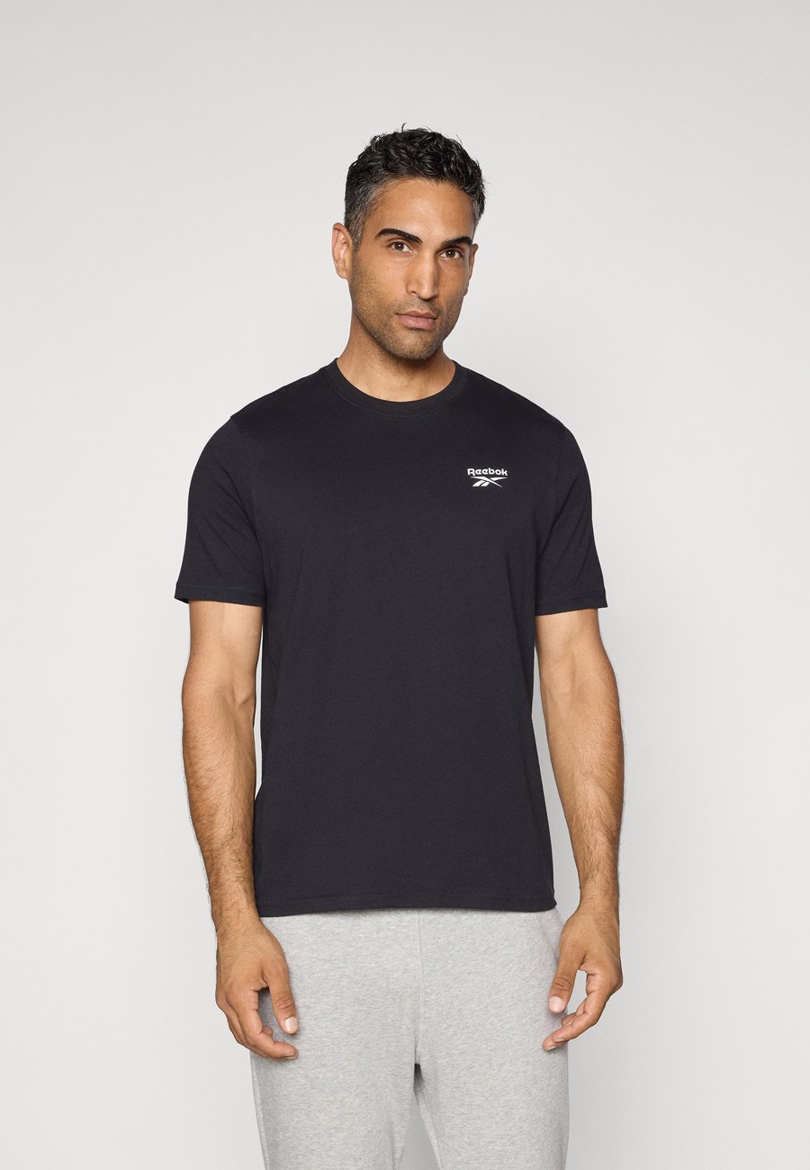 Футболка Reebok SMALL LOGO, Black
Футболка Reebok SMALL LOGO, Black