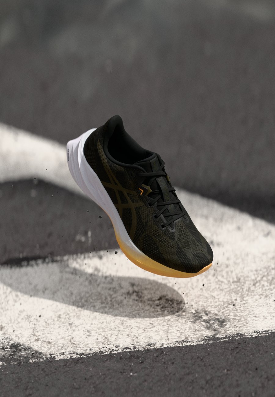 Кроссовки ASICS DYNABLAST 5, Black/Brown Stone/Black
Кроссовки ASICS DYNABLAST 5, Black/Brown Stone/Black