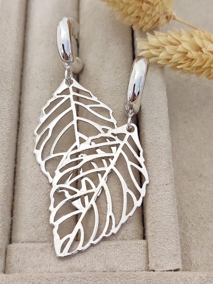 Nakkash Серьги-гвоздики с серебряным покрытием
Nakkash Серьги-гвоздики с серебряным покрытием