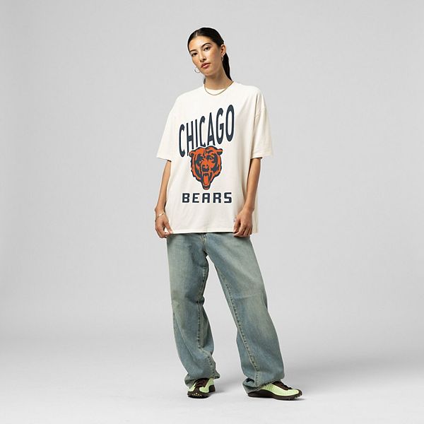 Женская футболка boyfriend с логотипом chicago bears цвета cream Mitchell & Ness
Женская футболка boyfriend с логотипом chicago bears цвета cream Mitchell & Ness