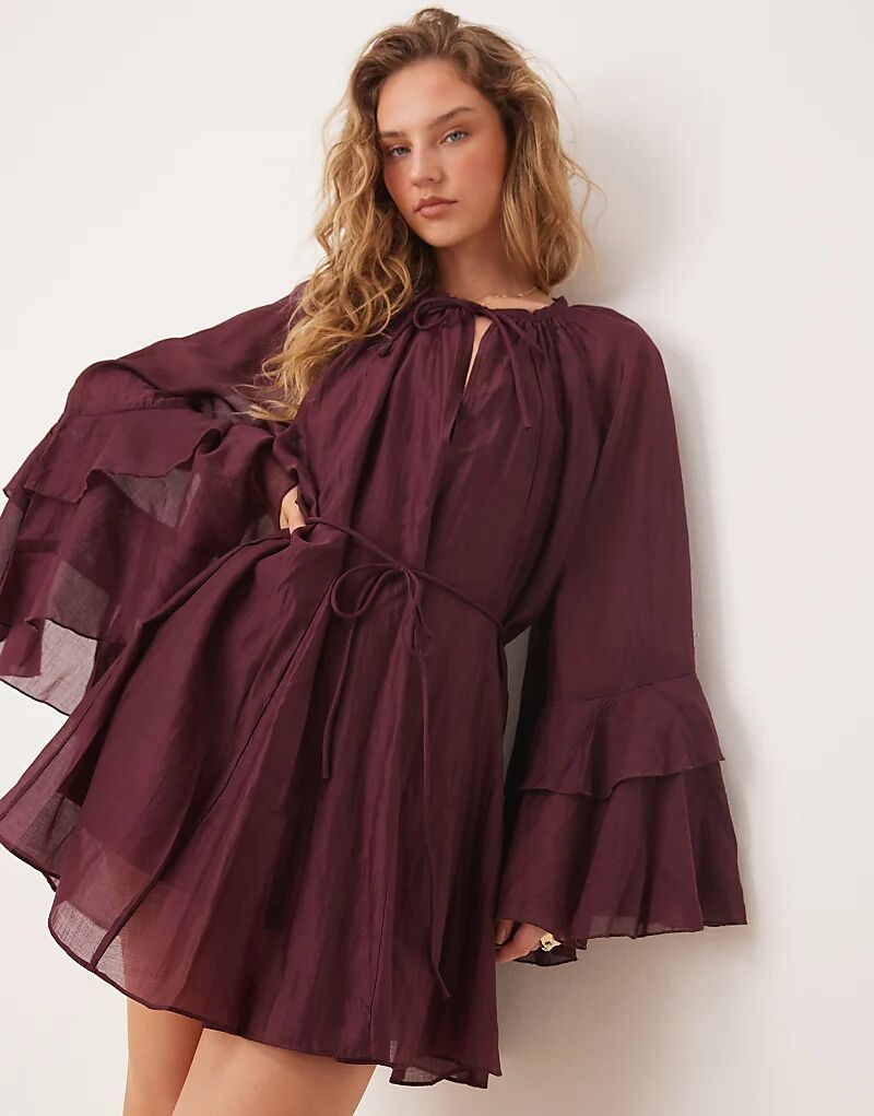 Гламурное платье-бохо из шифона с рюшами в бордовом цвете
Гламурное платье-бохо из шифона с рюшами в бордовом цвете