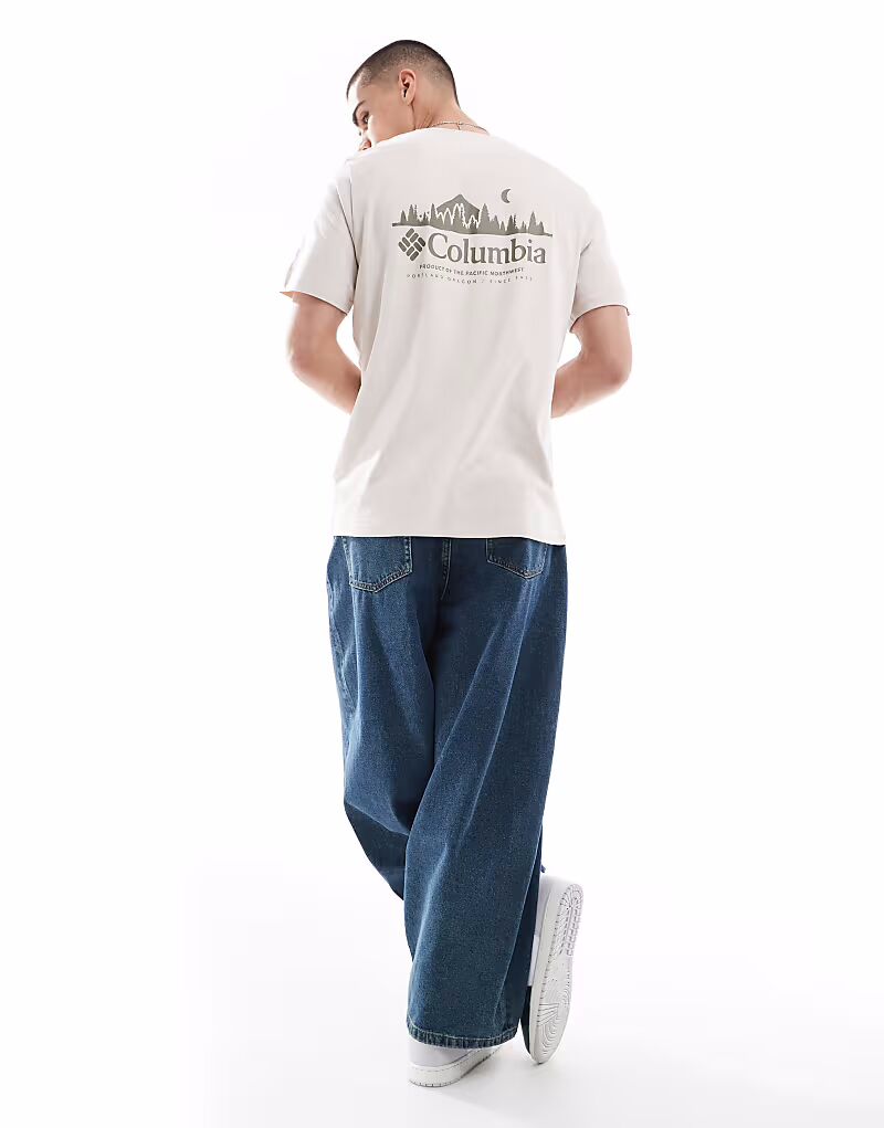 Футболка с графическим принтом Columbia Hageman бежевого цвета
Футболка с графическим принтом Columbia Hageman бежевого цвета