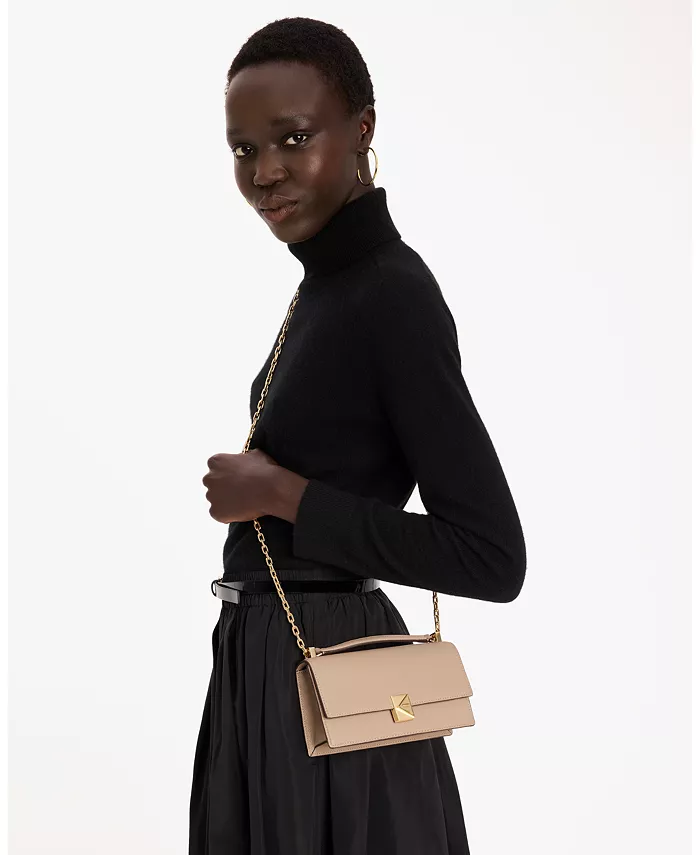 Женская мини-сумка Deco Pebbled с цепочкой и клапаном через плечо kate spade new york, коричневый 
Женская мини-сумка Deco Pebbled с цепочкой и клапаном через плечо kate spade new york, коричневый