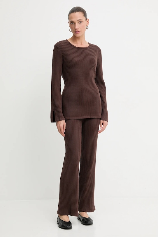 Свитер и брюки Answear.Lab, коричневый
Свитер и брюки Answear.Lab, коричневый