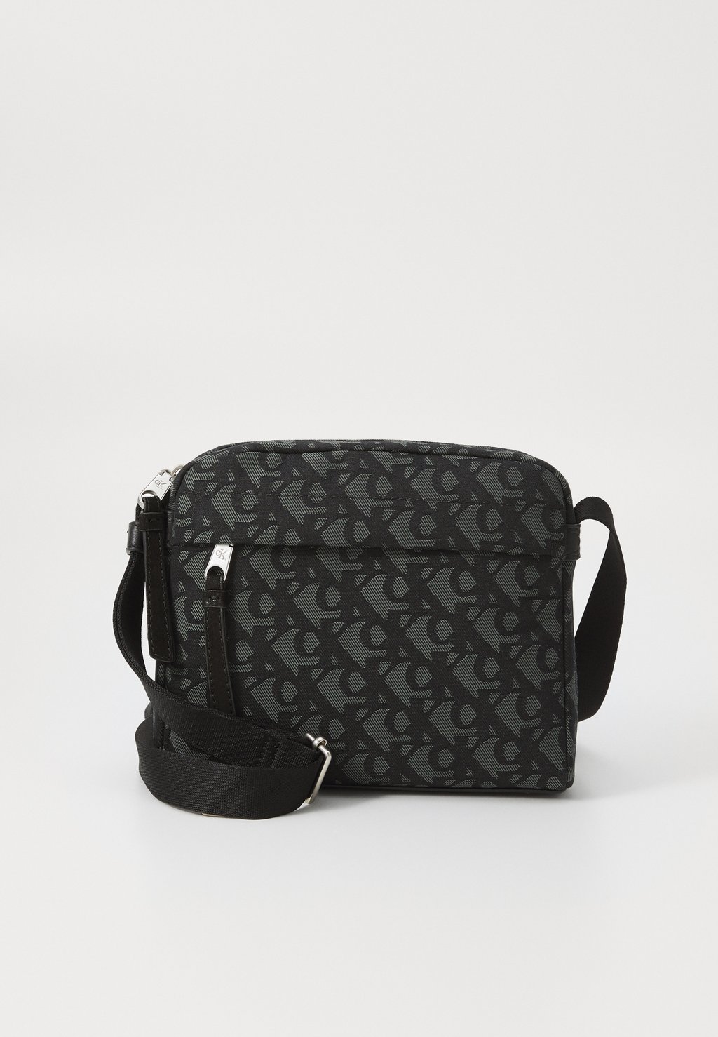 Сумка через плечо Calvin Klein Jeans, черный
Сумка через плечо Calvin Klein Jeans, черный