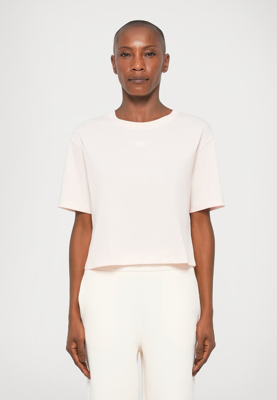 Футболка Armani Exchange Basic T-shirt, Salt Rose/Light Pink, Розовый, Футболка Armani Exchange Basic T-shirt, Salt Rose/Light Pink
Футболка Armani Exchange Basic T-shirt, Salt Rose/Light Pink, Розовый, Футболка Armani Exchange Basic T-shirt, Salt Rose/Light Pink