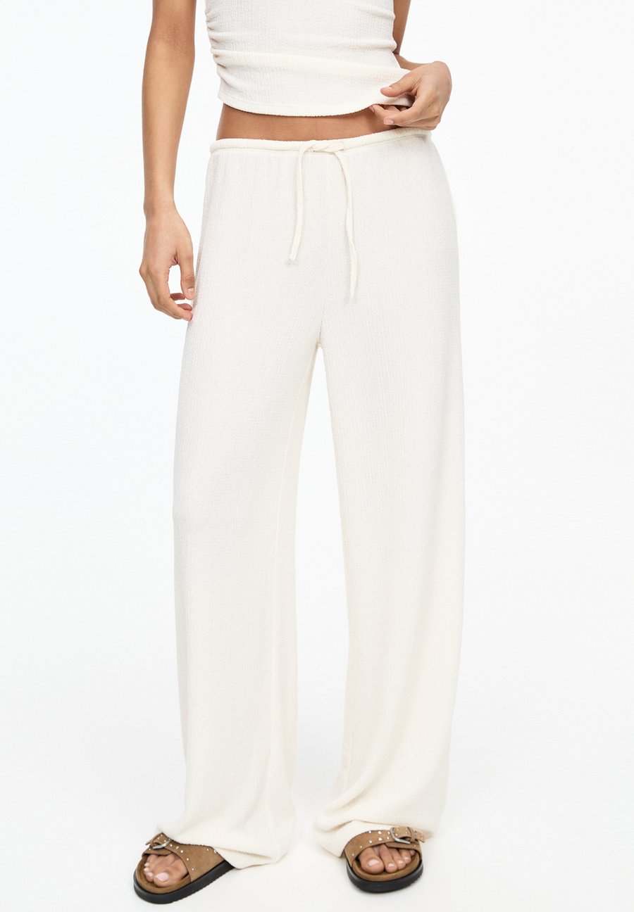 Брюки PULL&BEAR Trousers, Beige
Брюки PULL&BEAR Trousers, Beige