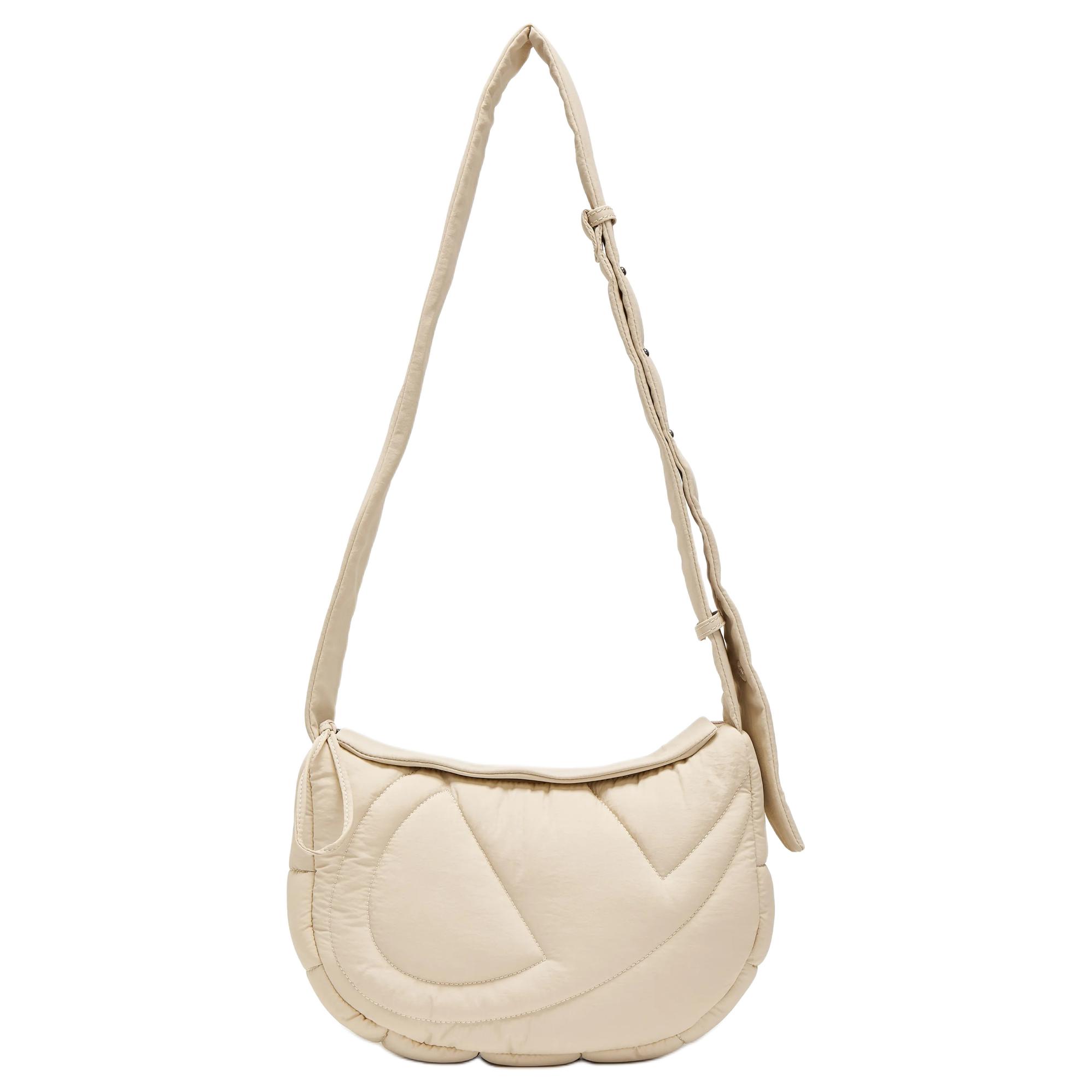 Champion Тканевая наплечная сумка среднего размера унисекс черный/волчий зуб серый/новый экрю, New Ecru
Champion Тканевая наплечная сумка среднего размера унисекс черный/волчий зуб серый/новый экрю, New Ecru