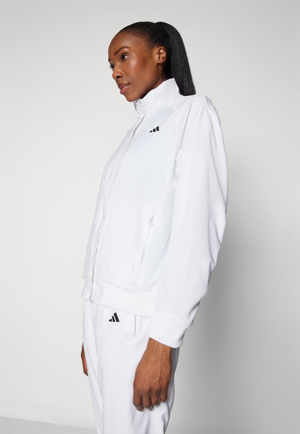 Тренировочная куртка TENNIS WALK-ON adidas, белый
Тренировочная куртка TENNIS WALK-ON adidas, белый