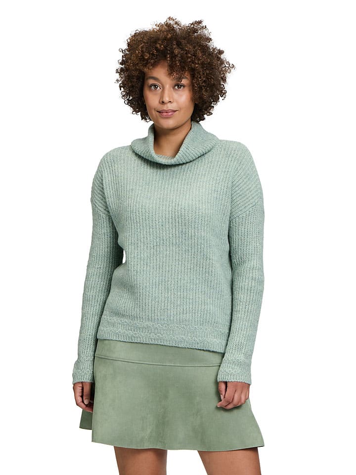 CARTOON Светло-голубой свитер с высоким воротником
CARTOON Светло-голубой свитер с высоким воротником