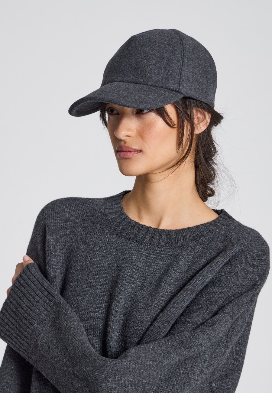 Бейсболка GAI+LISVA Cap, Dark Grey Melange/Dark Grey
Бейсболка GAI+LISVA Cap, Dark Grey Melange/Dark Grey
