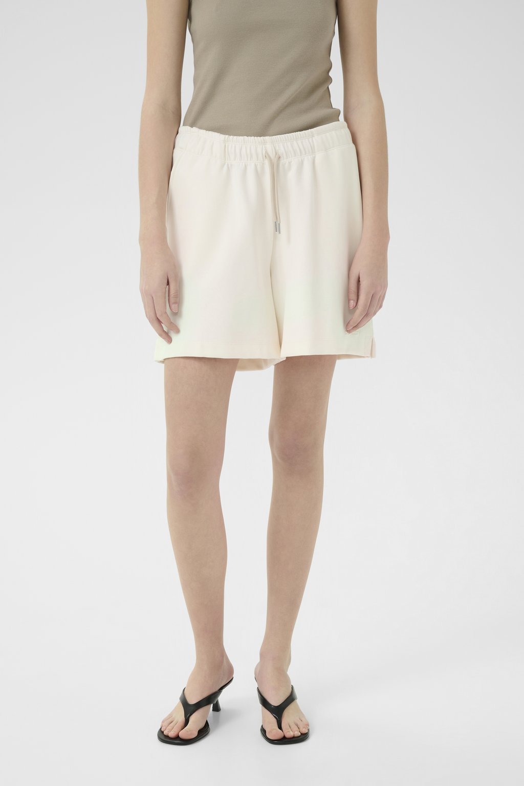 Шорты IMINA - Tracksuit bottoms Gestuz, бежевый
Шорты IMINA - Tracksuit bottoms Gestuz, бежевый