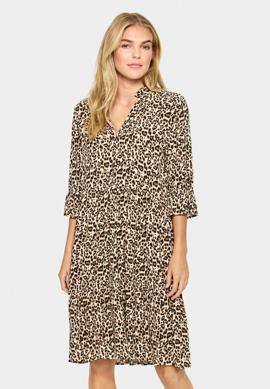 Платье Saint Tropez EDASZ, Black Reg Leo/Brown
Платье Saint Tropez EDASZ, Black Reg Leo/Brown