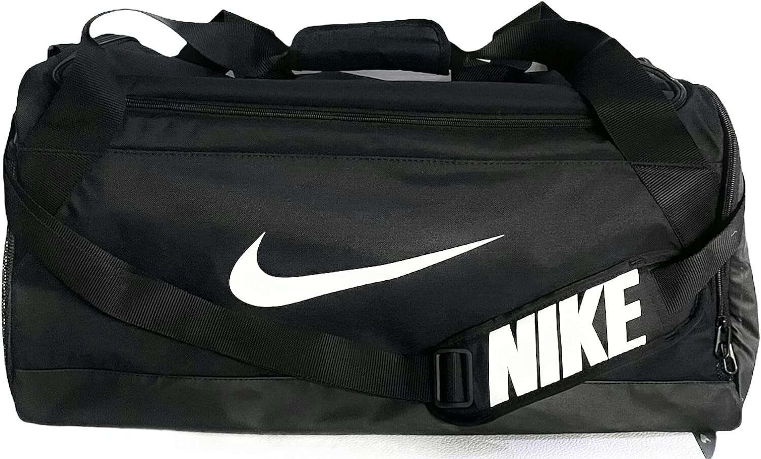 Спортивная дорожная сумка Nike Gym Duffel Bag, размер Medium ck0937-010
Спортивная дорожная сумка Nike Gym Duffel Bag, размер Medium ck0937-010