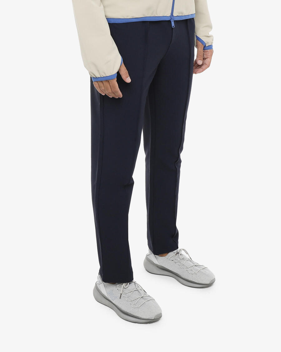 JAKED Синтетические спортивные брюки темно-синего цвета для мужчин
JAKED Синтетические спортивные брюки темно-синего цвета для мужчин