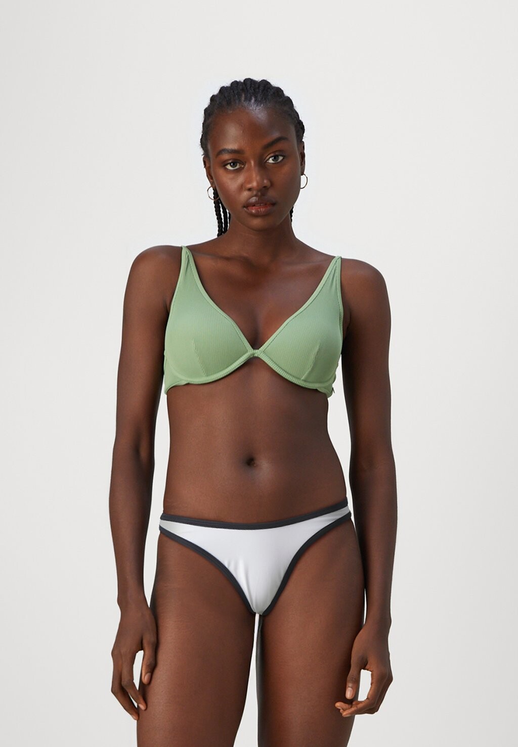 Плавки бикини Cheeky Calvin Klein, белый
Плавки бикини Cheeky Calvin Klein, белый