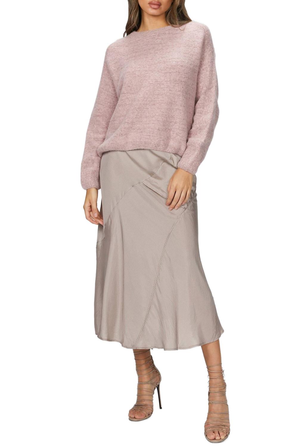 Свитер Rebel в цвете «пудра» HUMANOID, Powder
Свитер Rebel в цвете «пудра» HUMANOID, Powder