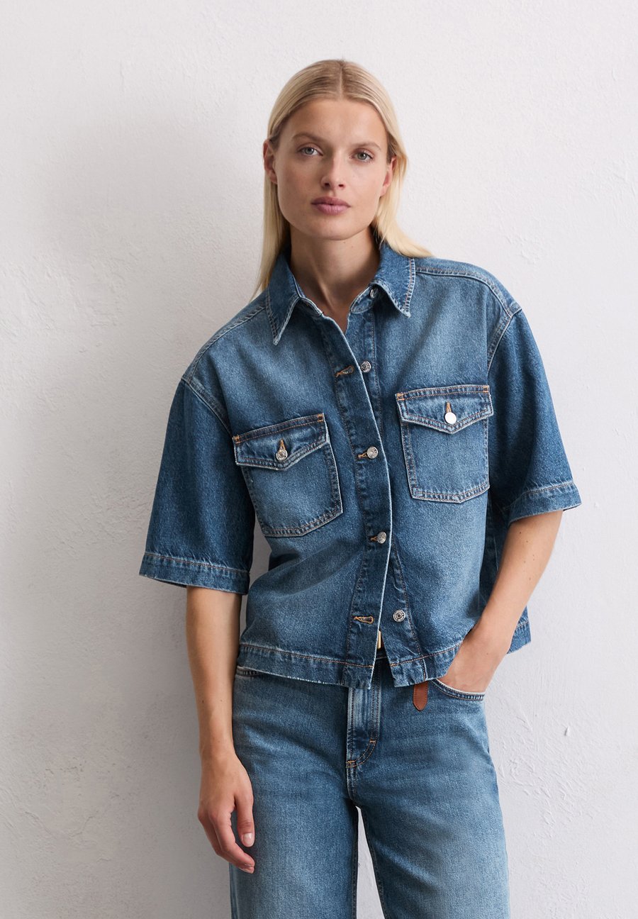 Блуза Marc O'Polo Button-down blouse, Tinted Vintage Blue Wash/Royal Blue
Блуза Marc O'Polo Button-down blouse, Tinted Vintage Blue Wash/Royal Blue