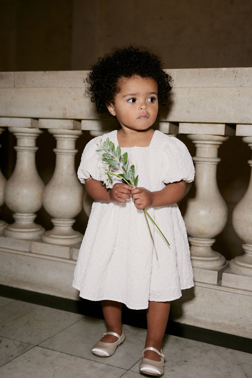 Фактурное праздничное платье (от 3 месяцев до 8 лет) Next, белый