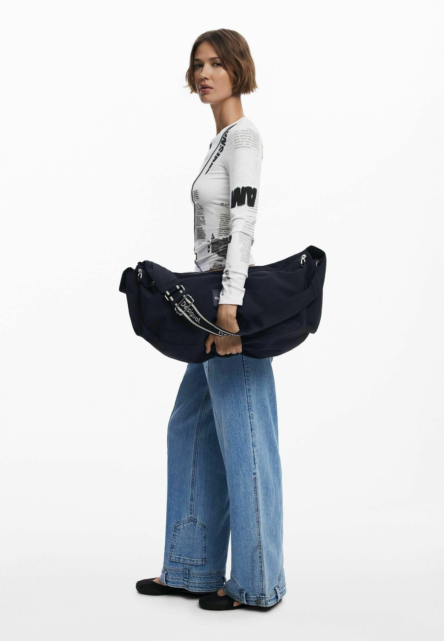 Сумка Desigual Handbag, Black
Сумка Desigual Handbag, Black