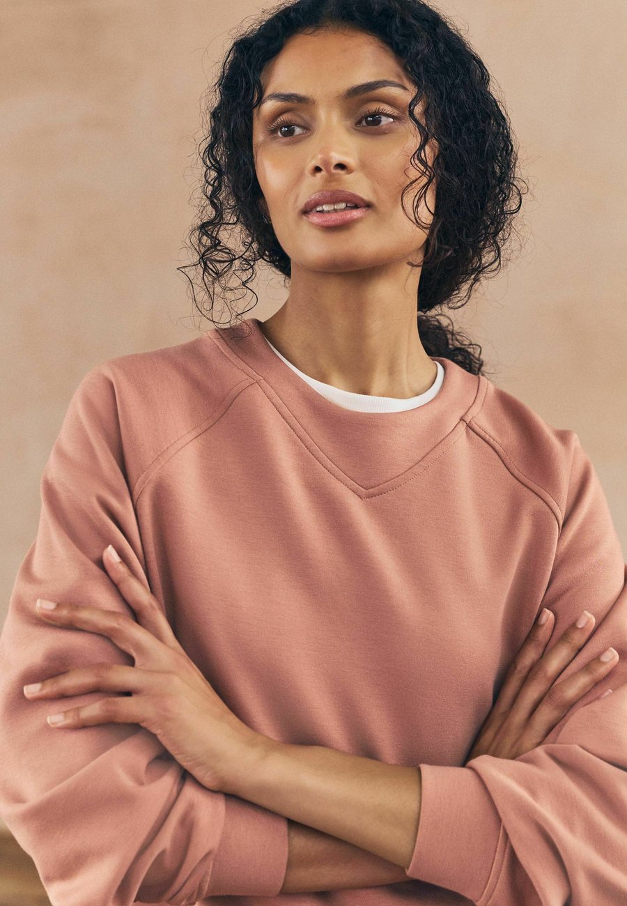 Толстовка Next RICH ULTIMATE COMFORT CREW NECK LONG SLEEVE, Mocha Brown/Brown
Толстовка Next RICH ULTIMATE COMFORT CREW NECK LONG SLEEVE, Mocha Brown/Brown