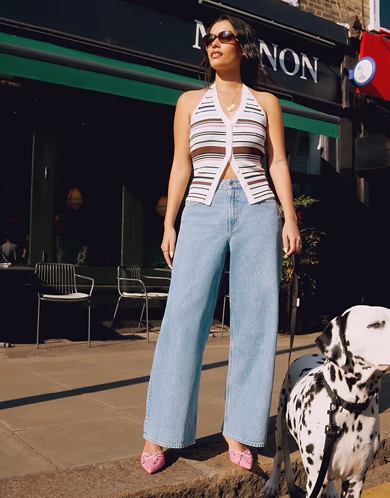 Джинсы Abercrombie & Fitch Curve Love с высокой посадкой и широкими штанинами, средней степени стирки
Джинсы Abercrombie & Fitch Curve Love с высокой посадкой и широкими штанинами, средней степени стирки