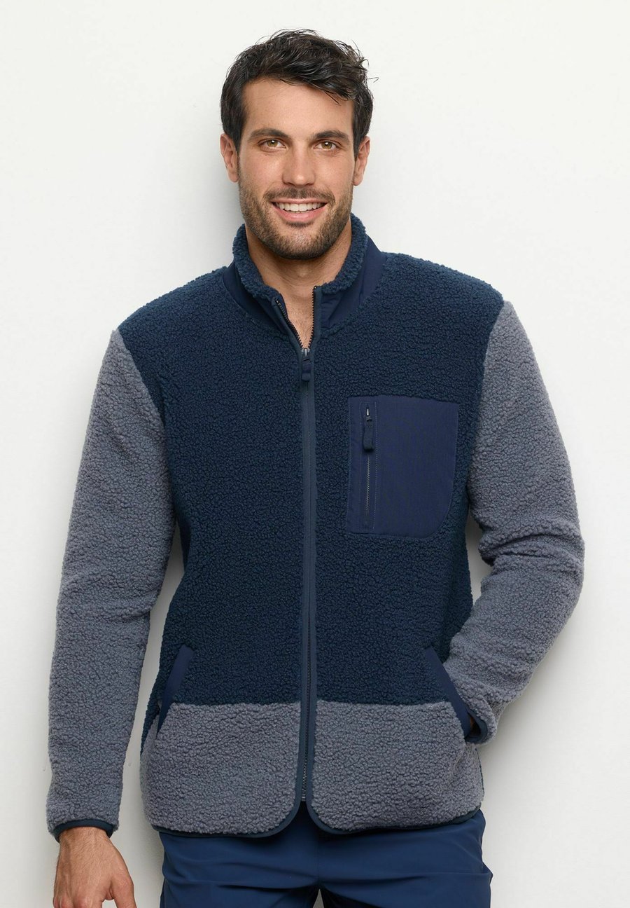 Флисовая куртка Yamamay Fleece jacket, Dark Blue Plain/Dark Blue
Флисовая куртка Yamamay Fleece jacket, Dark Blue Plain/Dark Blue