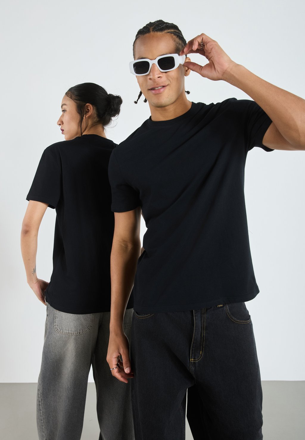 Базовая футболка UNISEX YOURTURN by Zalando, черный
Базовая футболка UNISEX YOURTURN by Zalando, черный