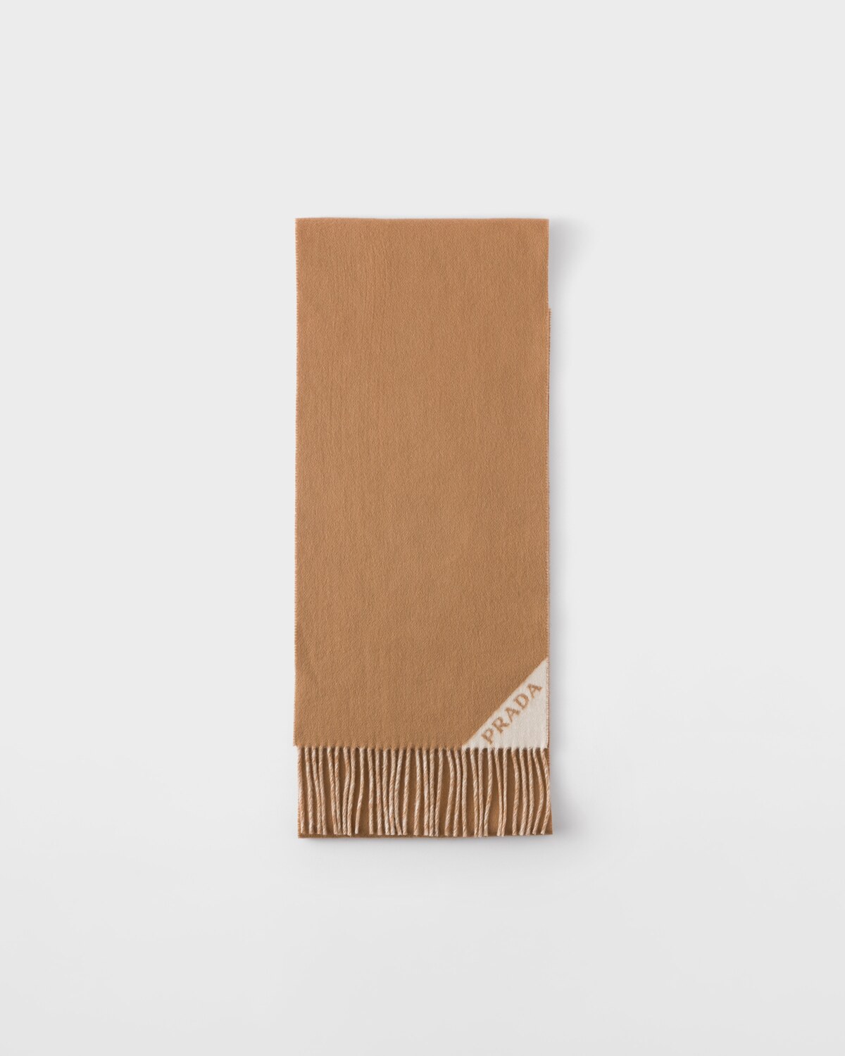 Шарф из двойного кашемира Prada, кэмел-бежевый/мел белый
Шарф из двойного кашемира Prada, кэмел-бежевый/мел белый