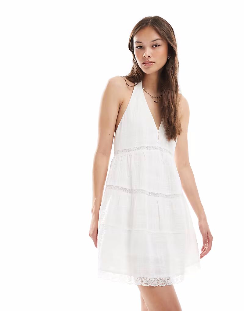 Многоярусное мини-платье Pull&Bear белого цвета с кружевной отделкой 
Многоярусное мини-платье Pull&Bear белого цвета с кружевной отделкой