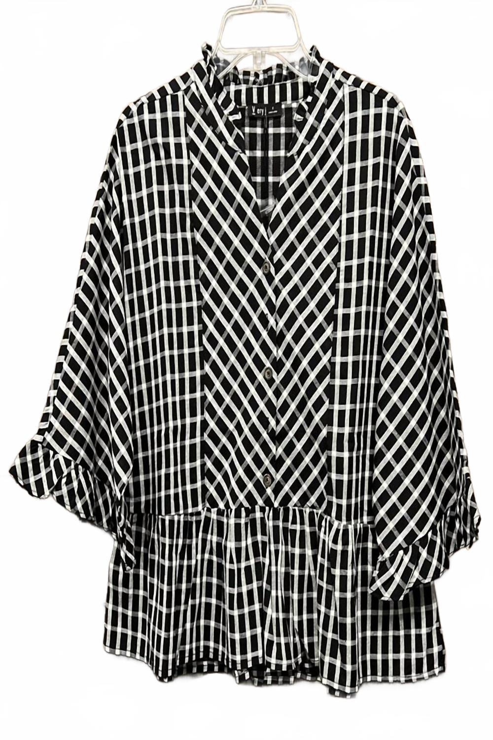 Женская полосатая блузка с рюшами в черном цвете VERY J
Женская полосатая блузка с рюшами в черном цвете VERY J