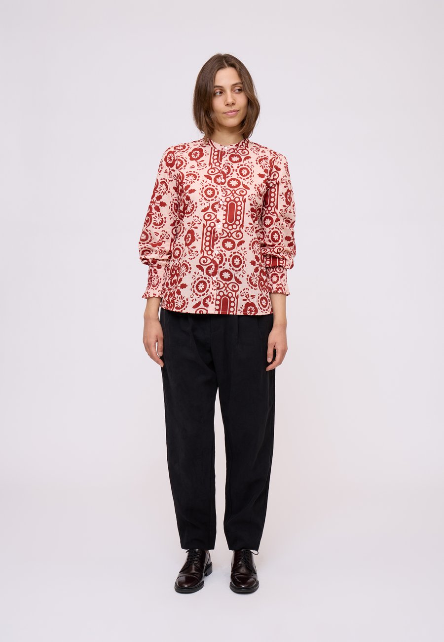 Блуза Noa Noa ANNIE, Print Rose Brown/Red
Блуза Noa Noa ANNIE, Print Rose Brown/Red