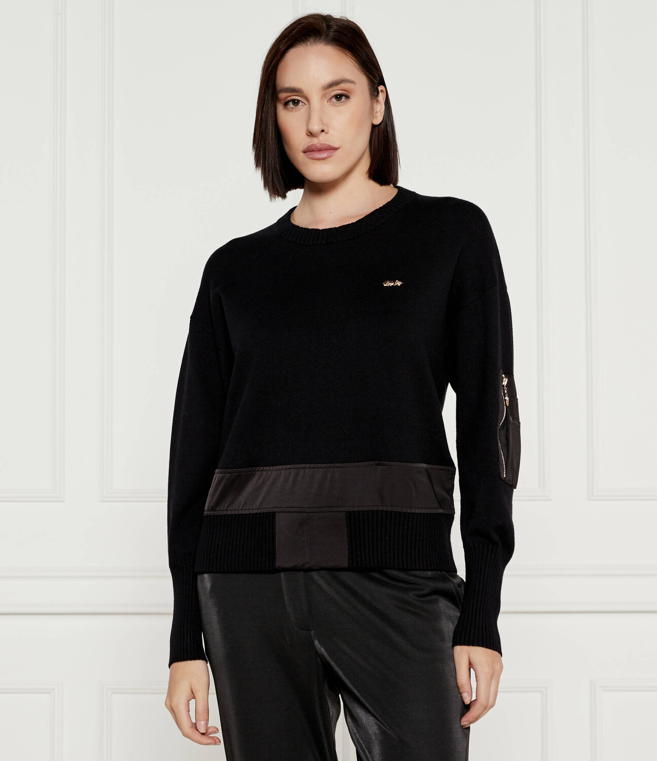 Свитер Liu Jo Sport Loose fit, черный
Свитер Liu Jo Sport Loose fit, черный