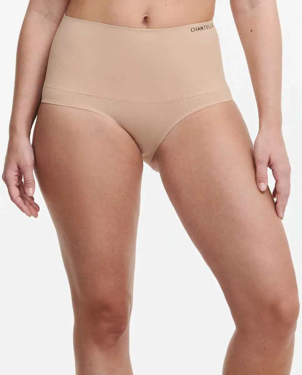 Гладкие комфортные трусики с высокой формой Chantelle, бежевый
Гладкие комфортные трусики с высокой формой Chantelle, бежевый