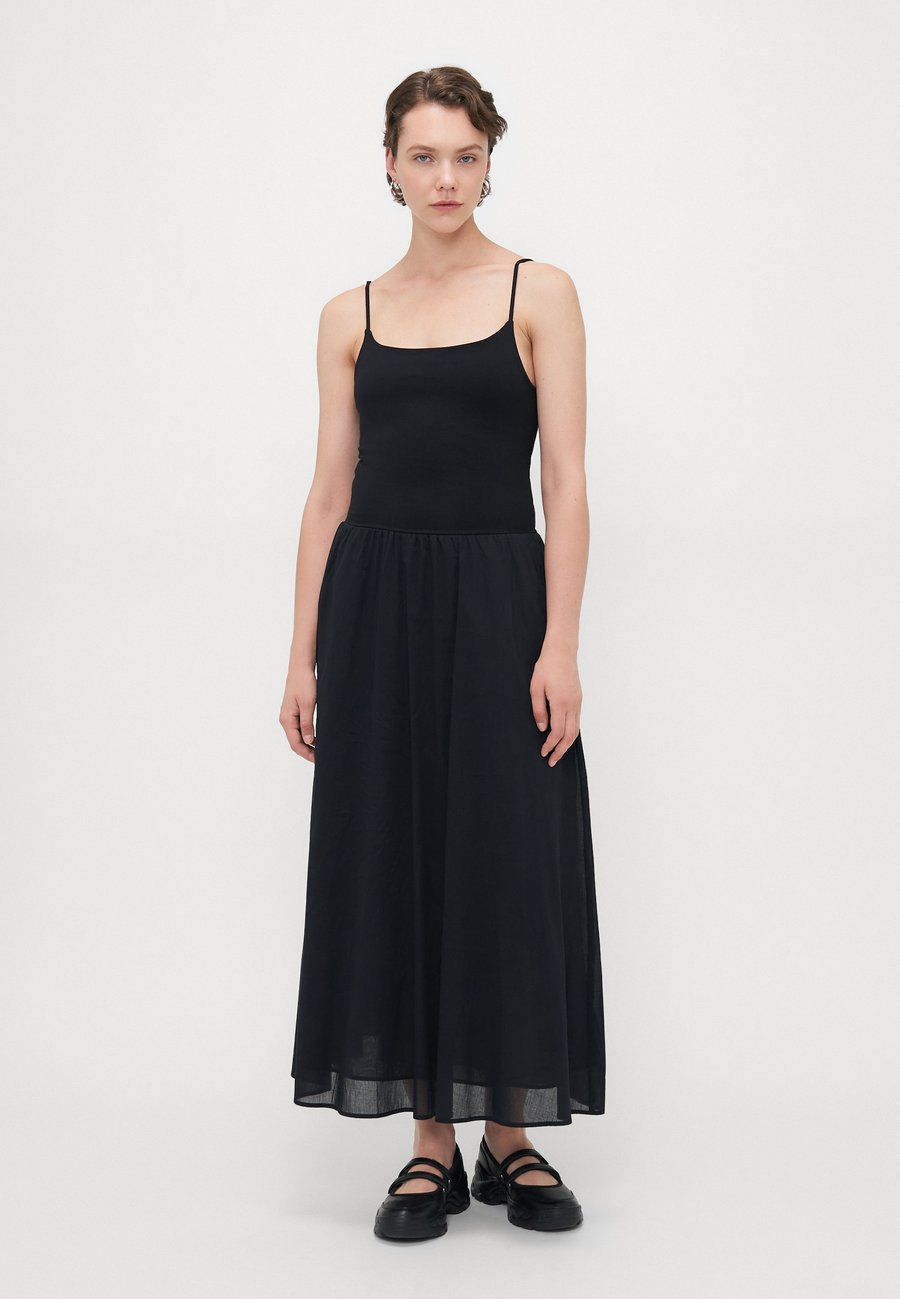 Платье Gap Tall MIXED MEDIA DRESS, True Black/Black
Платье Gap Tall MIXED MEDIA DRESS, True Black/Black