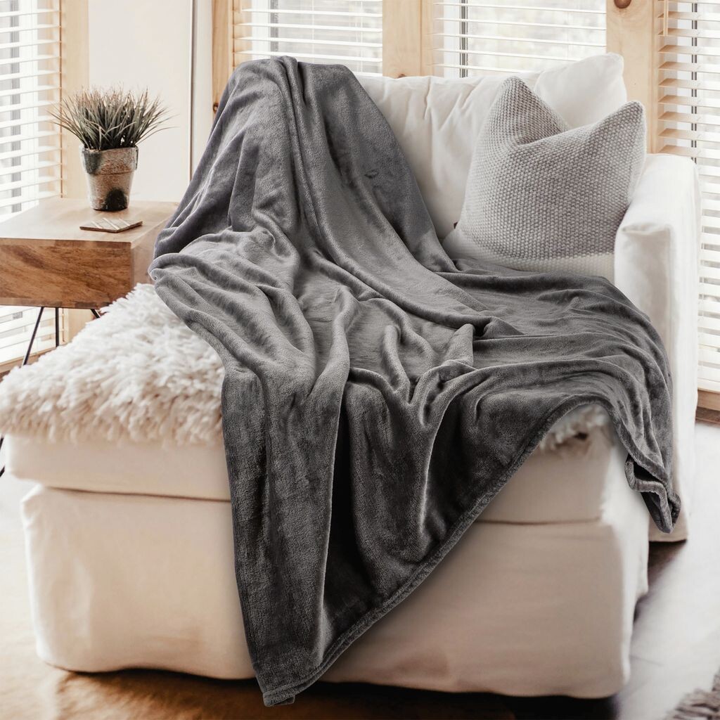 Живое и приятное одеяло Relaxsan, темно-серое, 180x220 см, не мненущееся покрывало с нежным ощущением кашемира, мягкое и сохраняющее тепло. MX Textile Solution, черный
Живое и приятное одеяло Relaxsan, темно-серое, 180x220 см, не мненущееся покрывало с нежным ощущением кашемира, мягкое и сохраняющее тепло. MX Textile Solution, черный