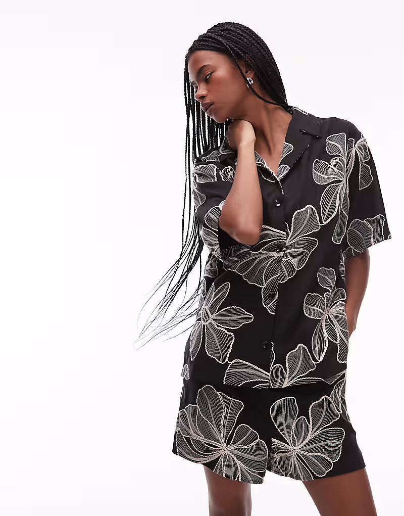 Рубашка Topshop coord с однотонным цветочным принтом и текстурой, черная
Рубашка Topshop coord с однотонным цветочным принтом и текстурой, черная